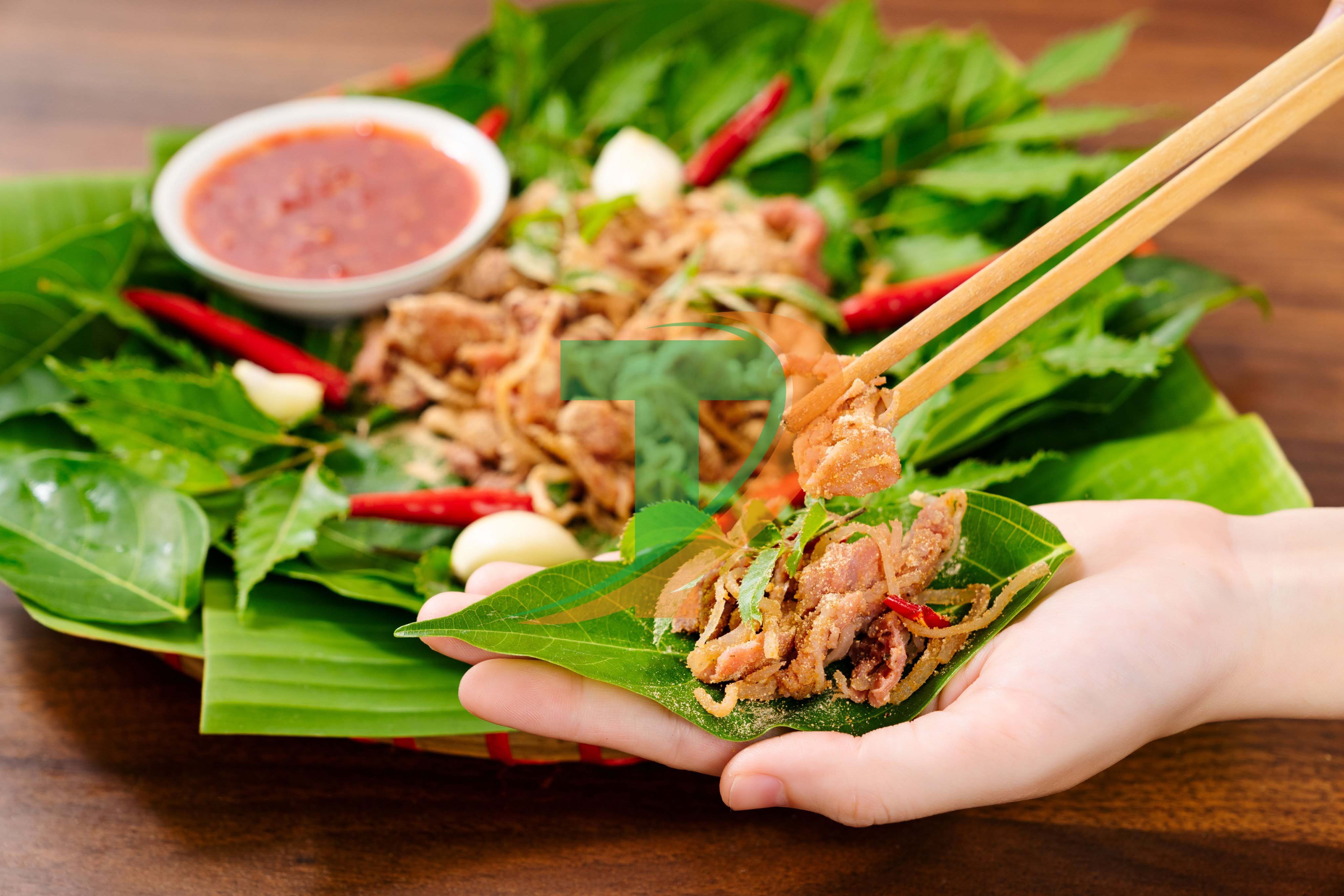 Nem Thính Tứ Phương