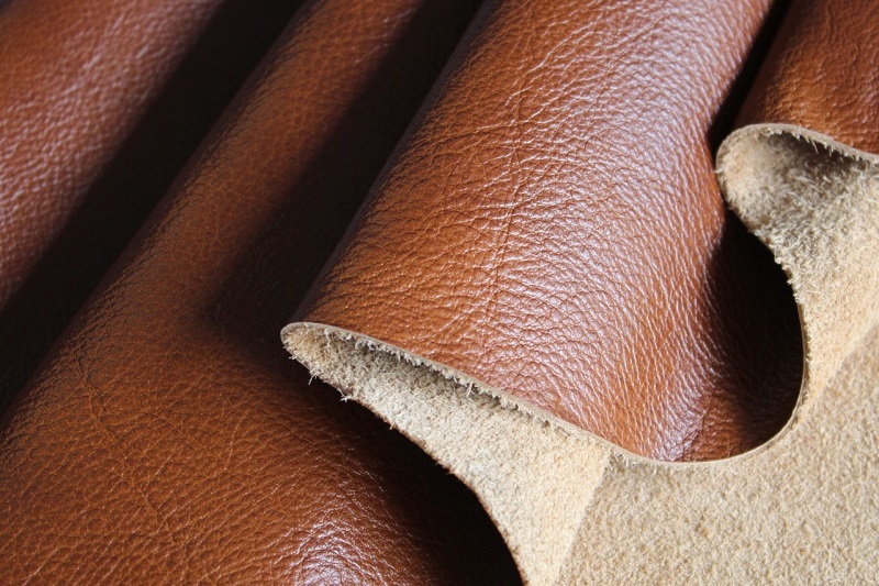 sofa da thật cao cấp phòng khách sang trọng