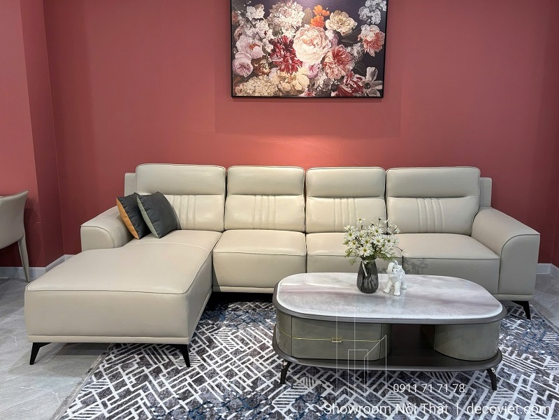 Bàn sofa và ghế sofa phòng khách sang trọng tại showroom Bình Dương