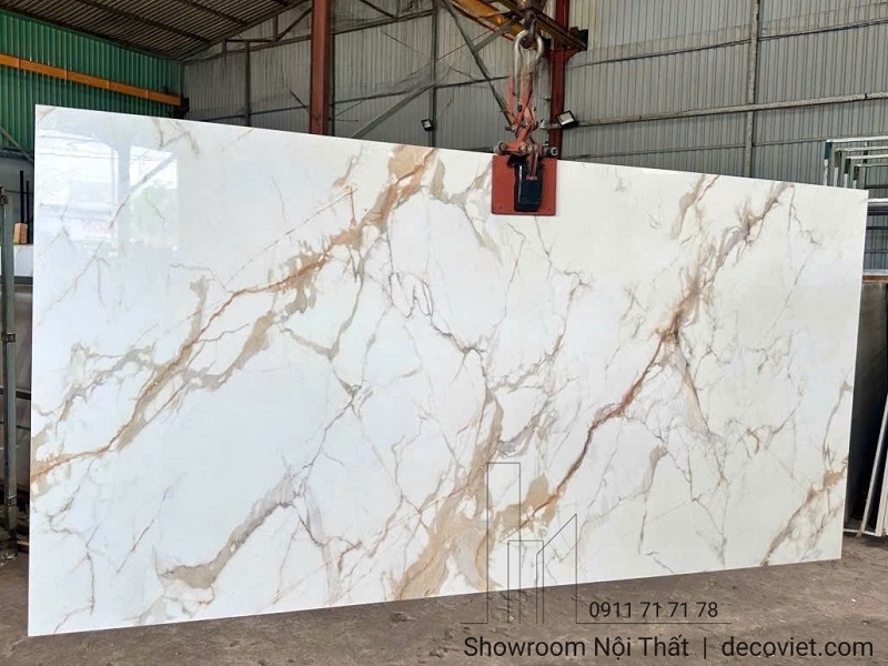 mẫu bàn ăn mặt dá lớn nguyên tấm hiện đại