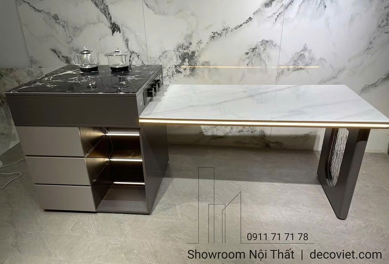 Một chiếc bàn – hai công năng, vừa là đảo bếp tiện nghi, vừa là bàn ăn sang trọng và hiện đại. 