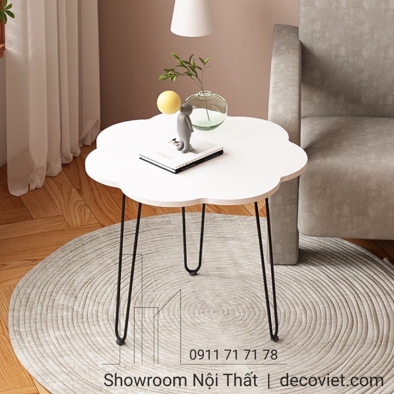 Bàn Tab Trang Trí 1221S mang thiết kế mặt bàn hình bông hoa độc đáo, tạo điểm nhấn mềm mại và ấn tượng cho không gian sống