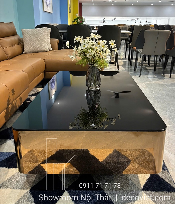 nội thất bàn trà mặt kính tối giản tại showroom DecoViet