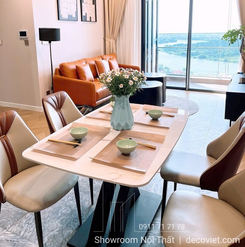 Bộ bàn ăn 4 ghế giá rẻ vừa tiết kiệm diện tích vừa đáp ứng nhu cầu sinh hoạt của gia đình 2–4 người.
