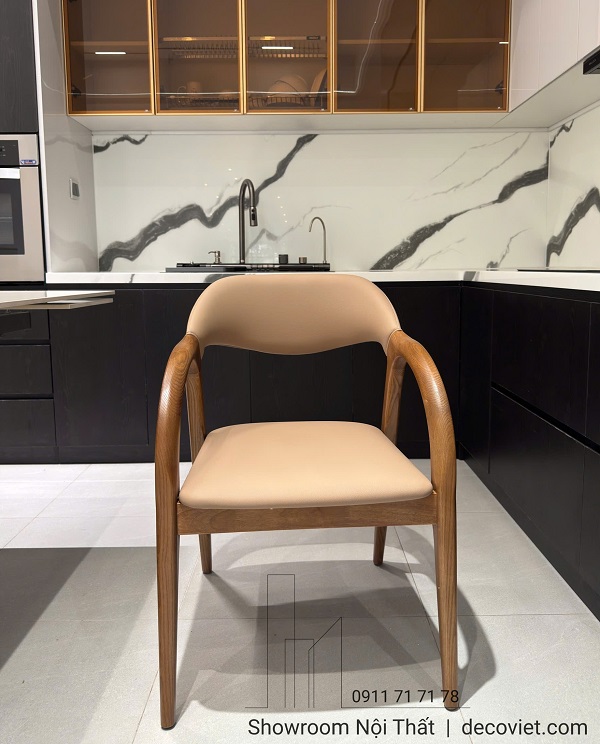 Chi tiết tay vịn cong liền khối của ghế 578S