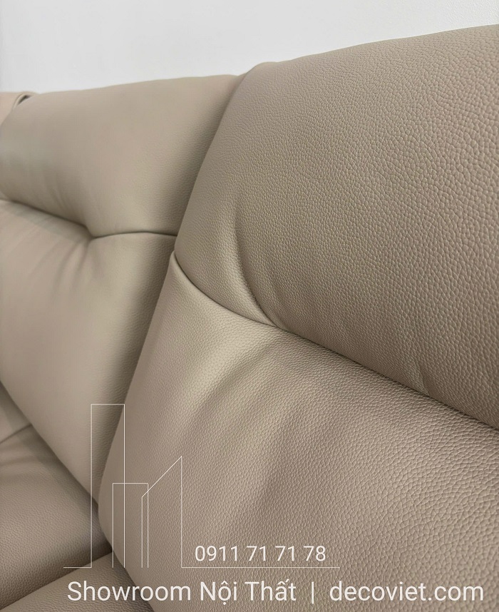 Hình ảnh thực tế sofa da cao cấp 1055T tại showroom DecoViet