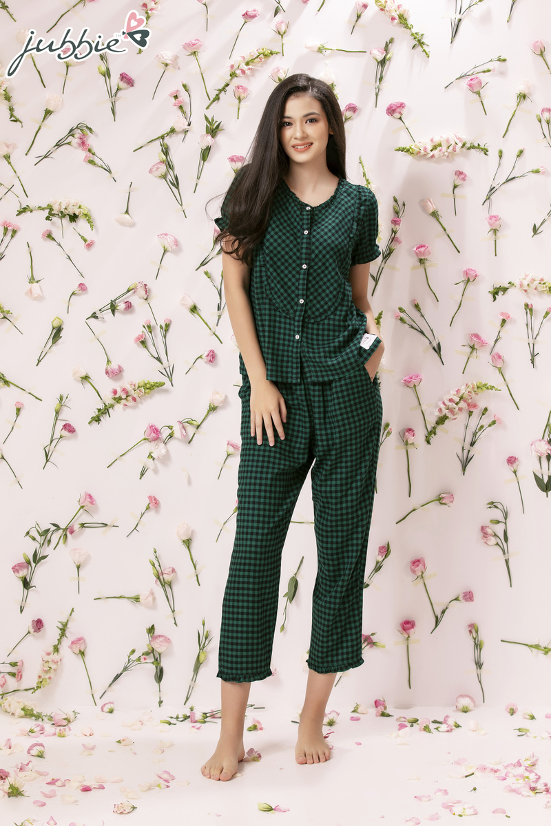 BL cổ tròn nhún cài nút 32318