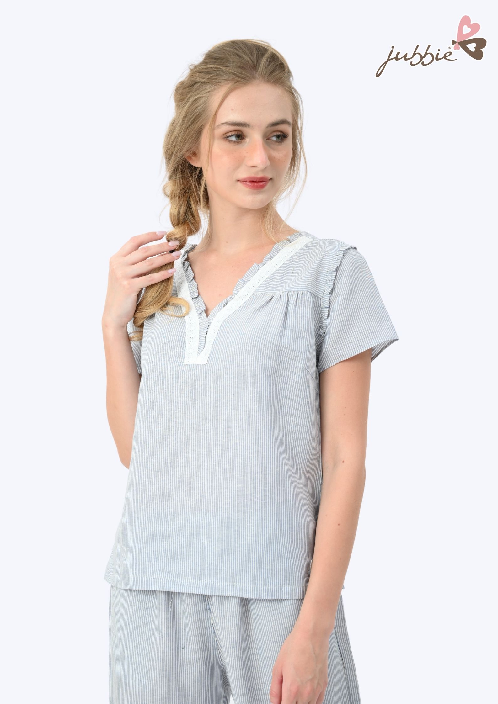 BL cổ V viền bèo - 32411