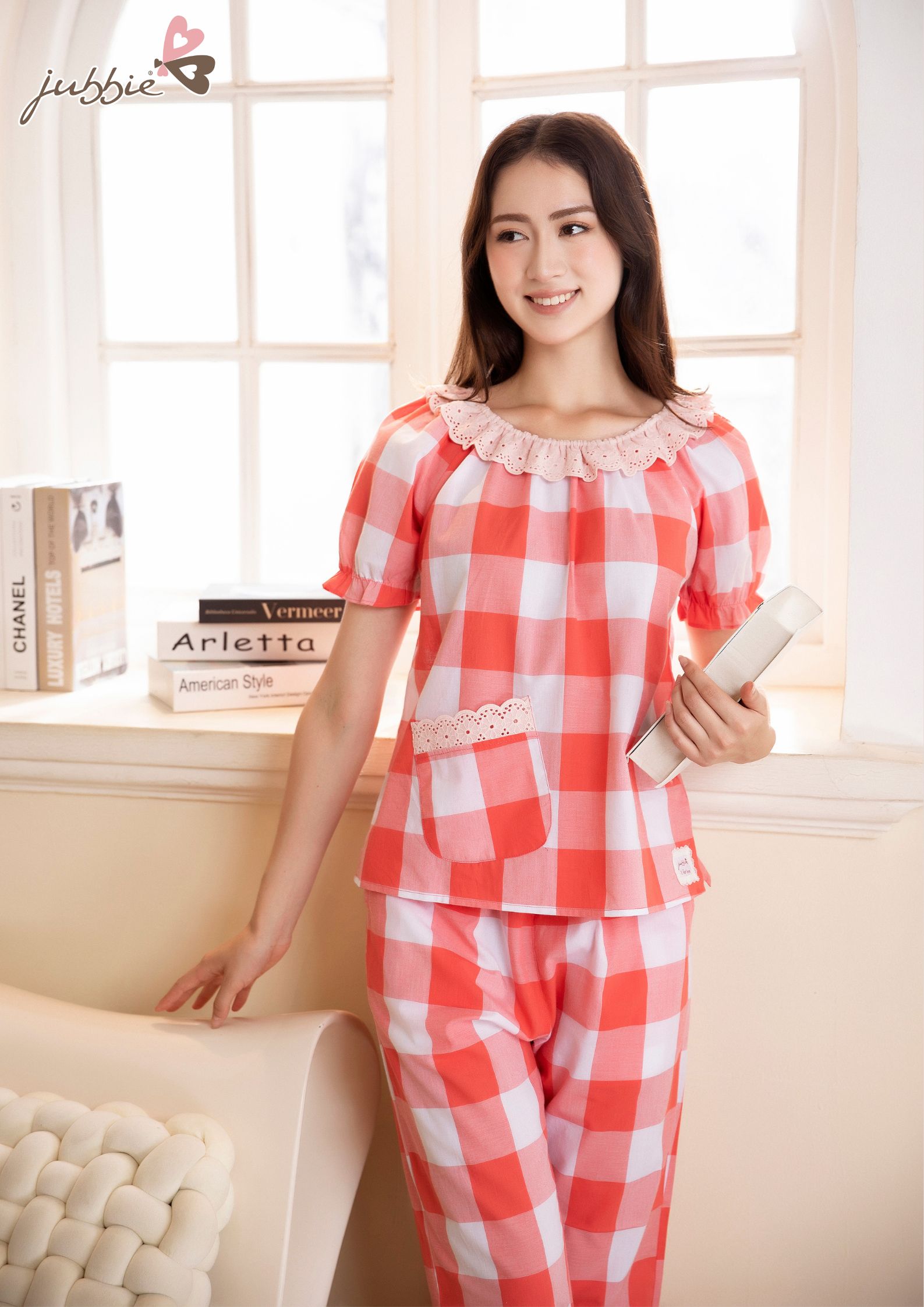 BL Cổ tròn viền ren bèo - 32570