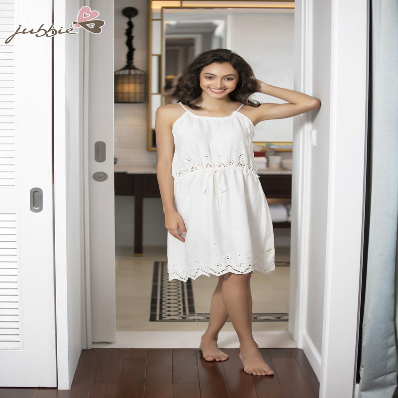 Đầm cổ yếm rút eo 5080