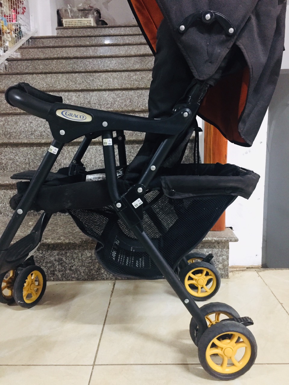 XE ĐẨY EM BÉ GRACO