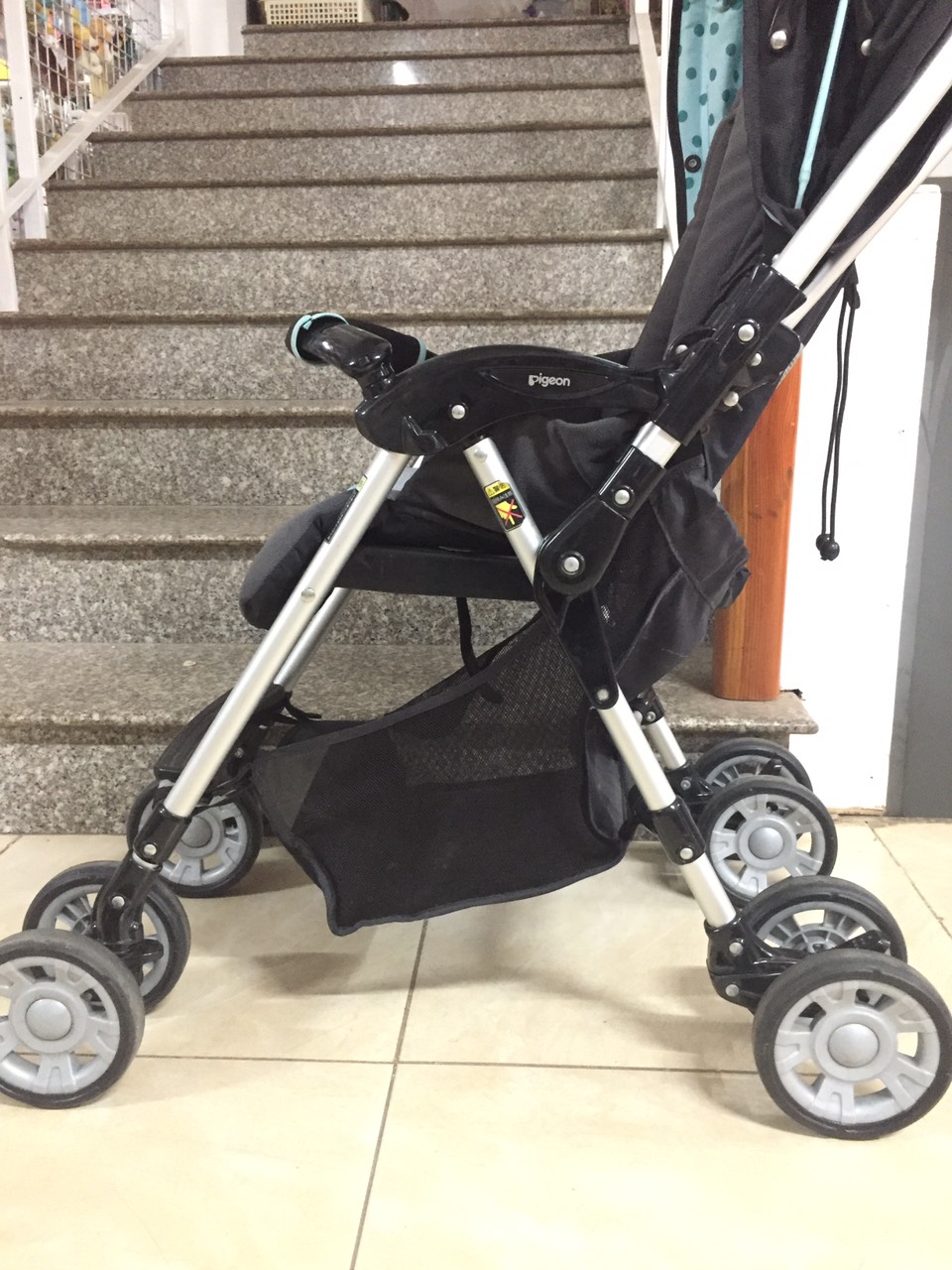 XE ĐẨY EM BÉ PIGEON