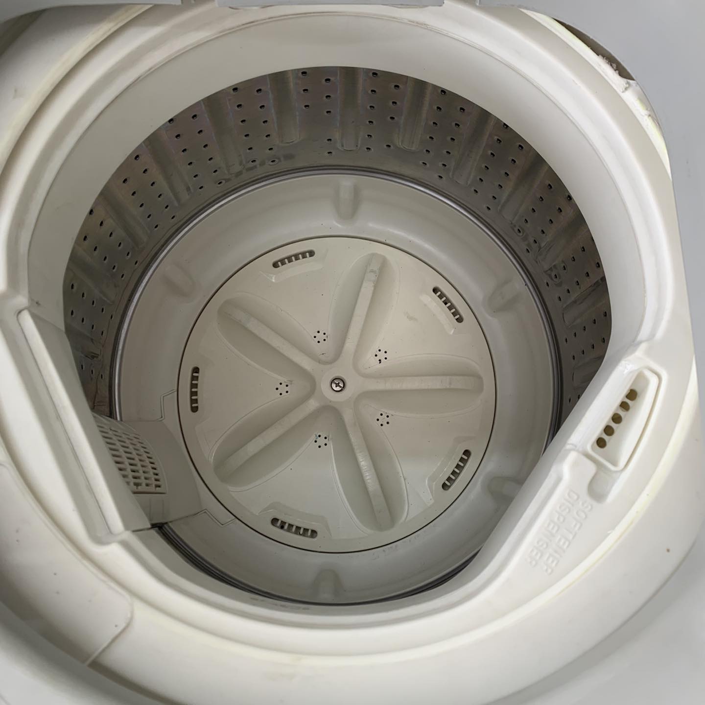 Máy giặt Sanyo ASW-F68HT