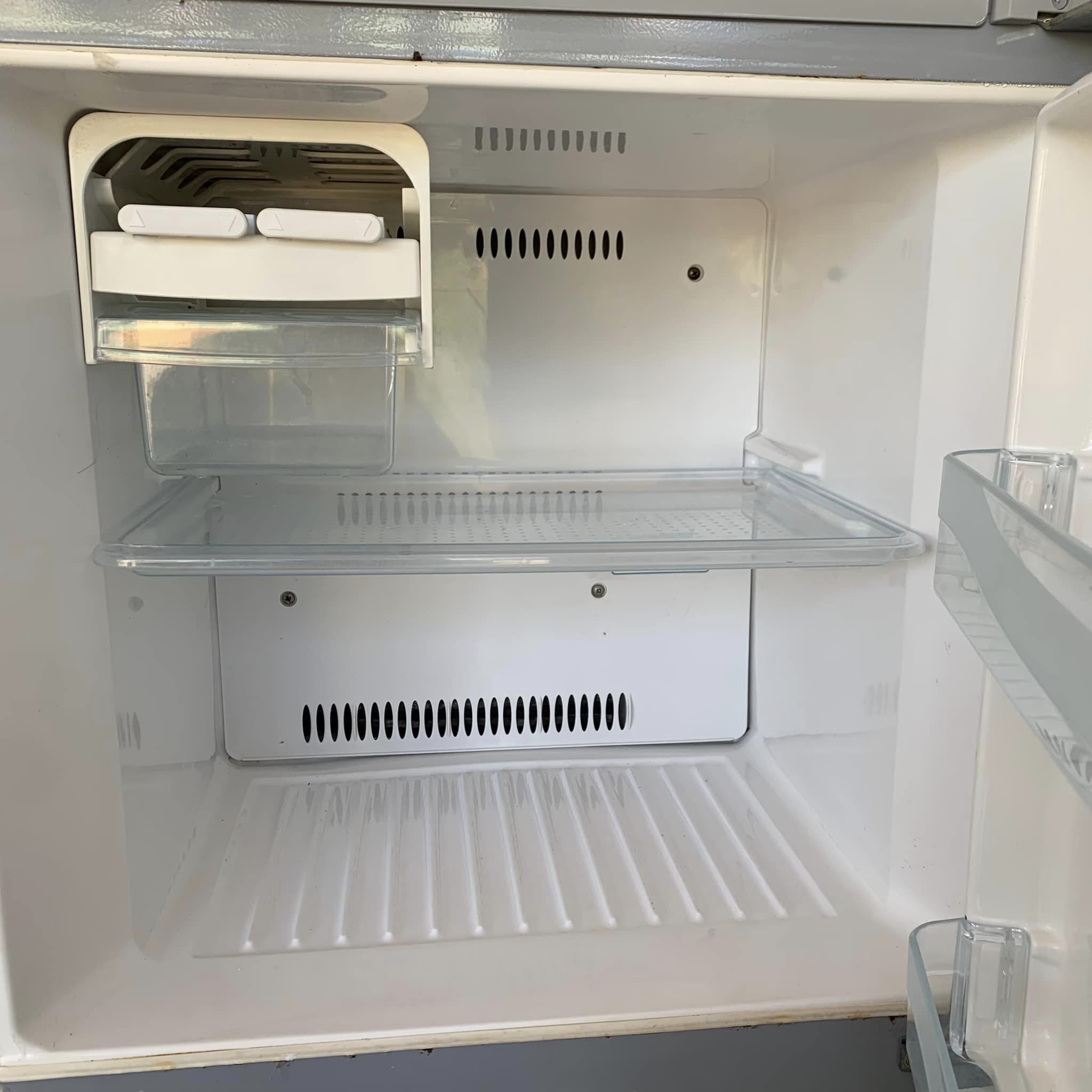 Tủ lạnh Toshiba GR-H23VPD