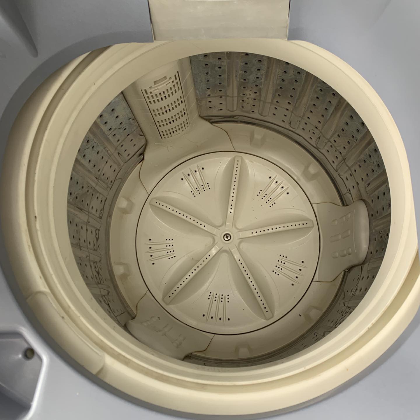 Máy giặt Sanyo ASW-U90NT