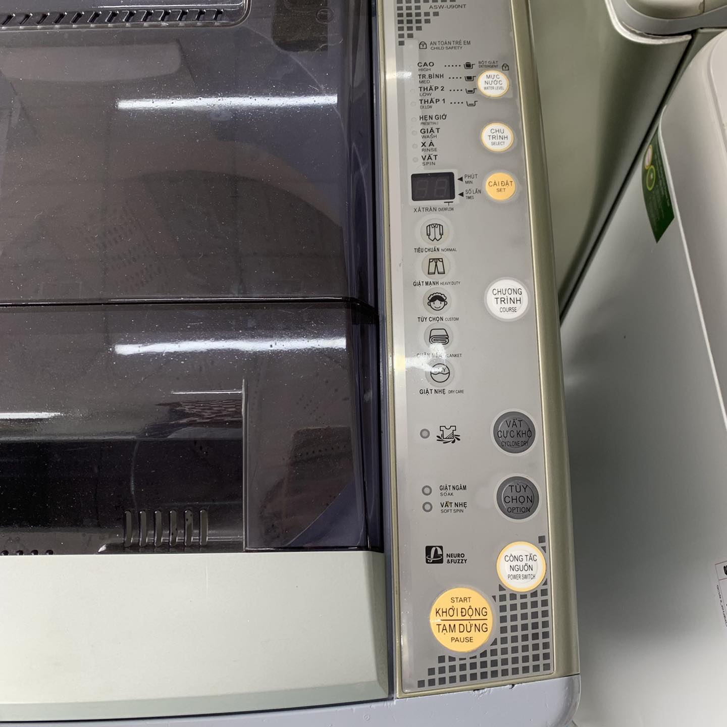 Máy giặt Sanyo ASW-U90NT