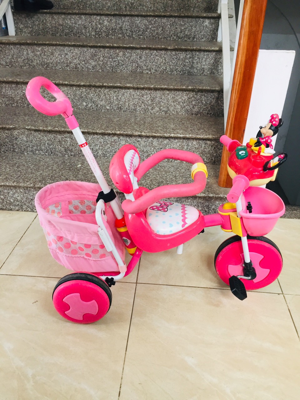Xe 3 bánh cho bé gái