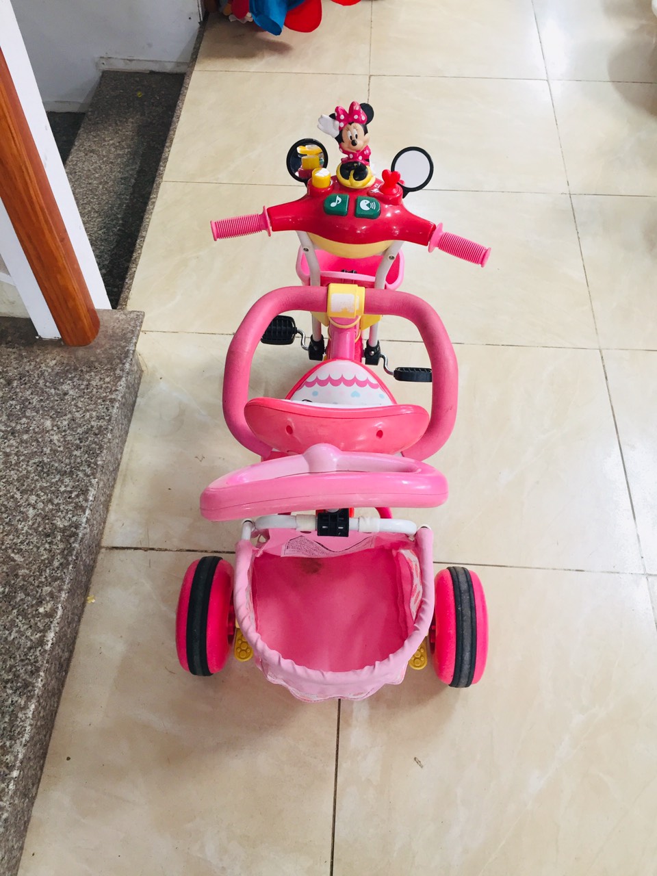 Xe 3 bánh cho bé gái