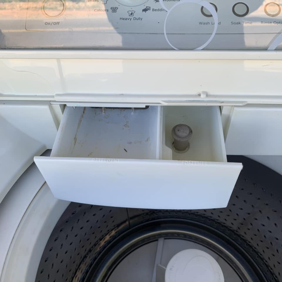 Máy giặt Electrolux EWT115