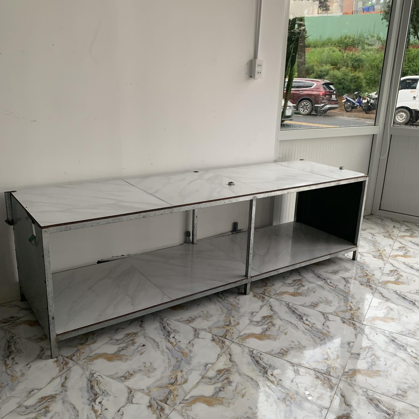 Bàn bếp bằng đá