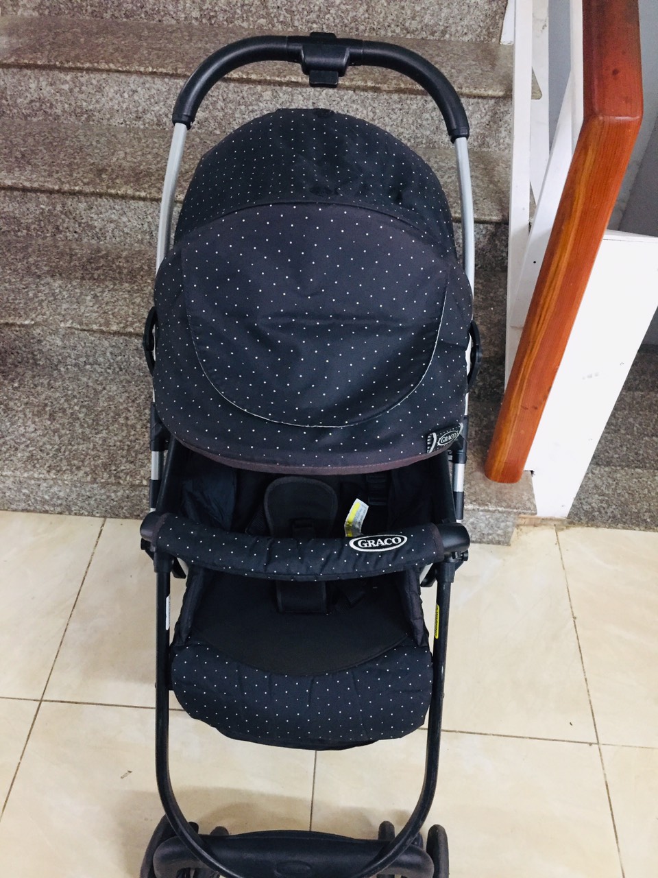 XE ĐẨY EM BÉ GRACO