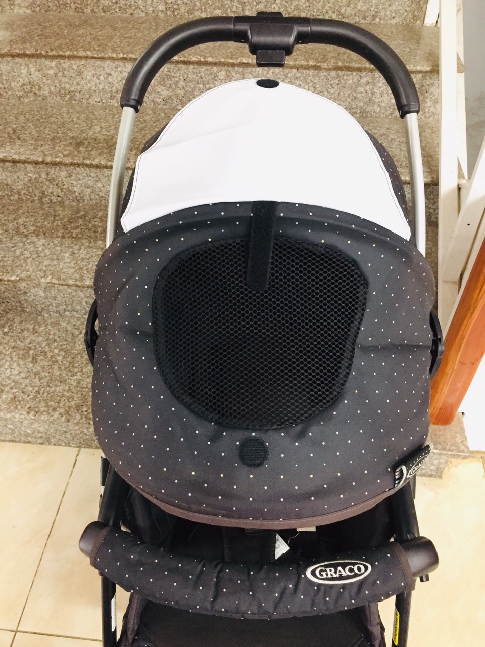 XE ĐẨY EM BÉ GRACO