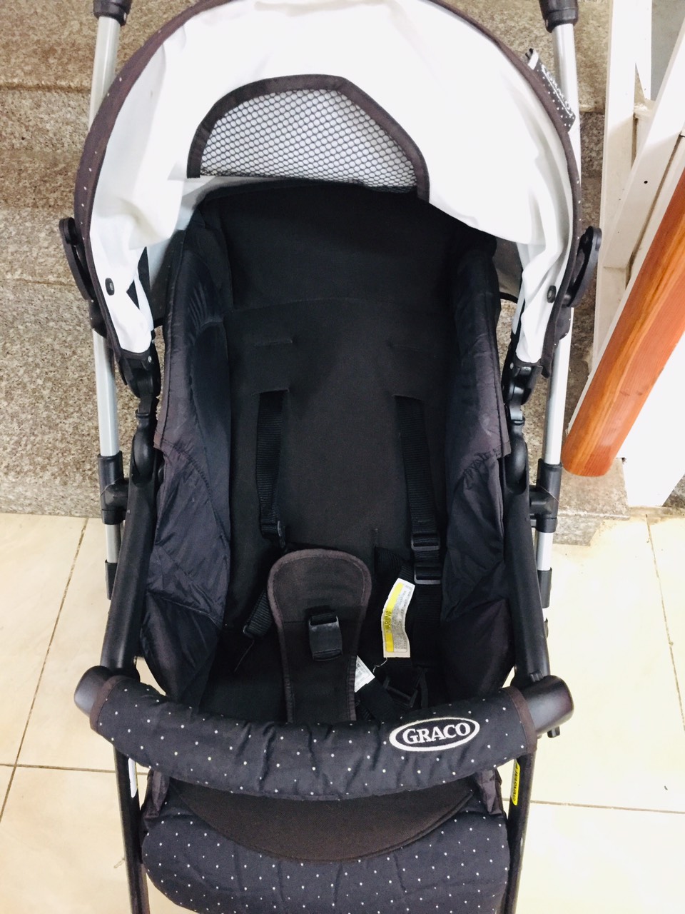 XE ĐẨY EM BÉ GRACO