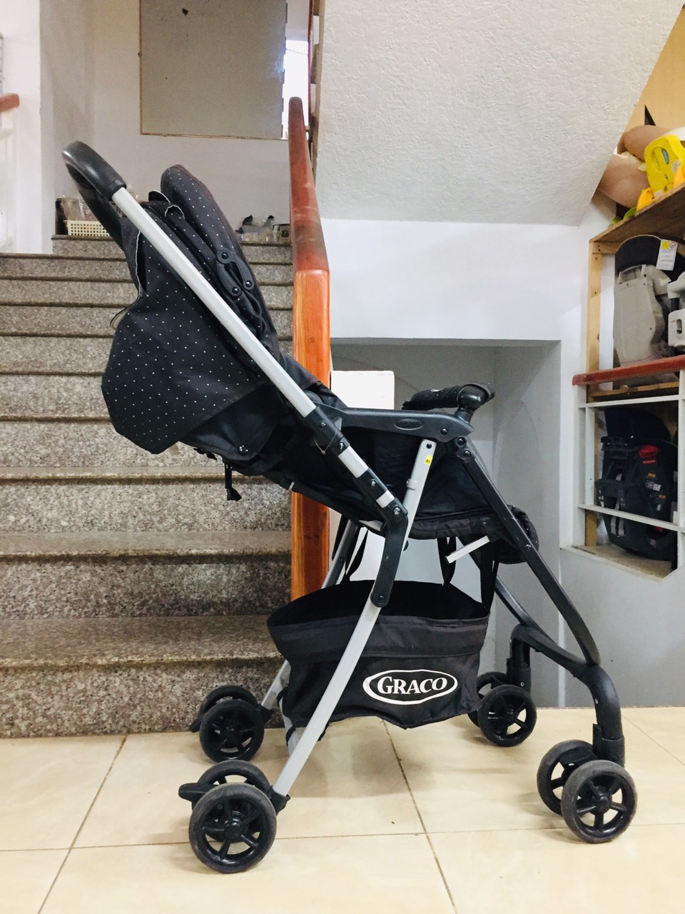 XE ĐẨY EM BÉ GRACO