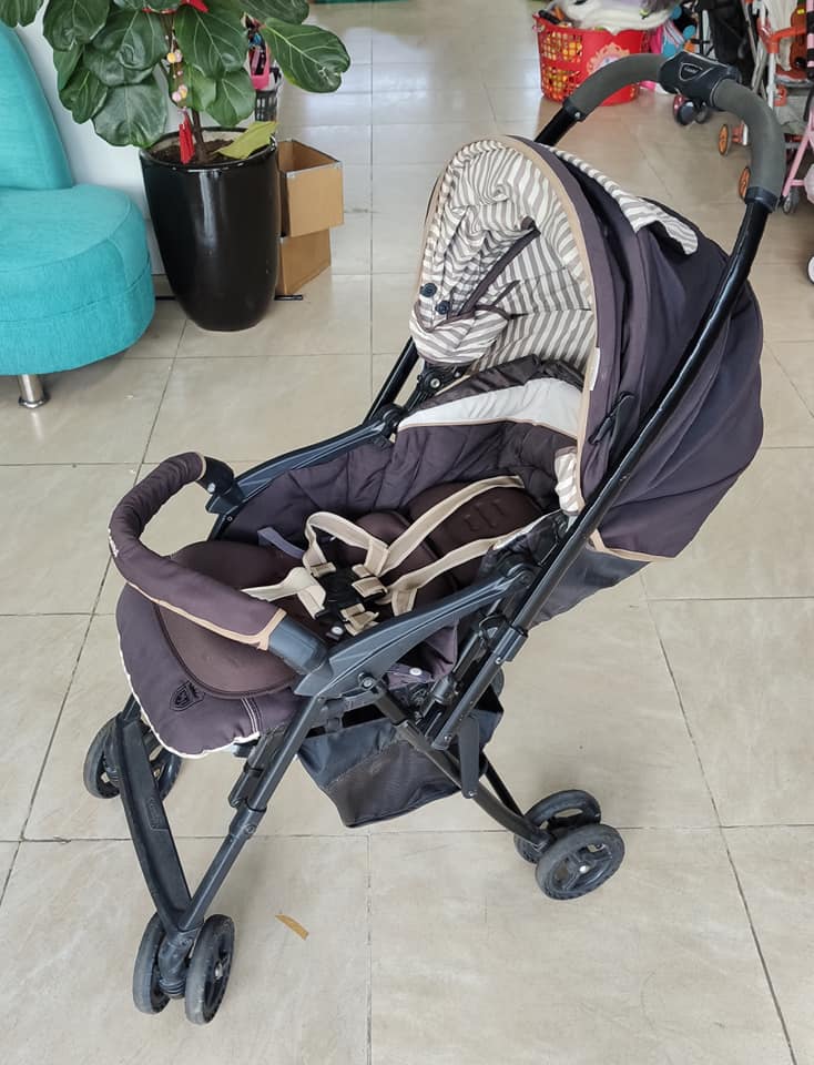 Xe đẩy Combi Mechacal Handy S