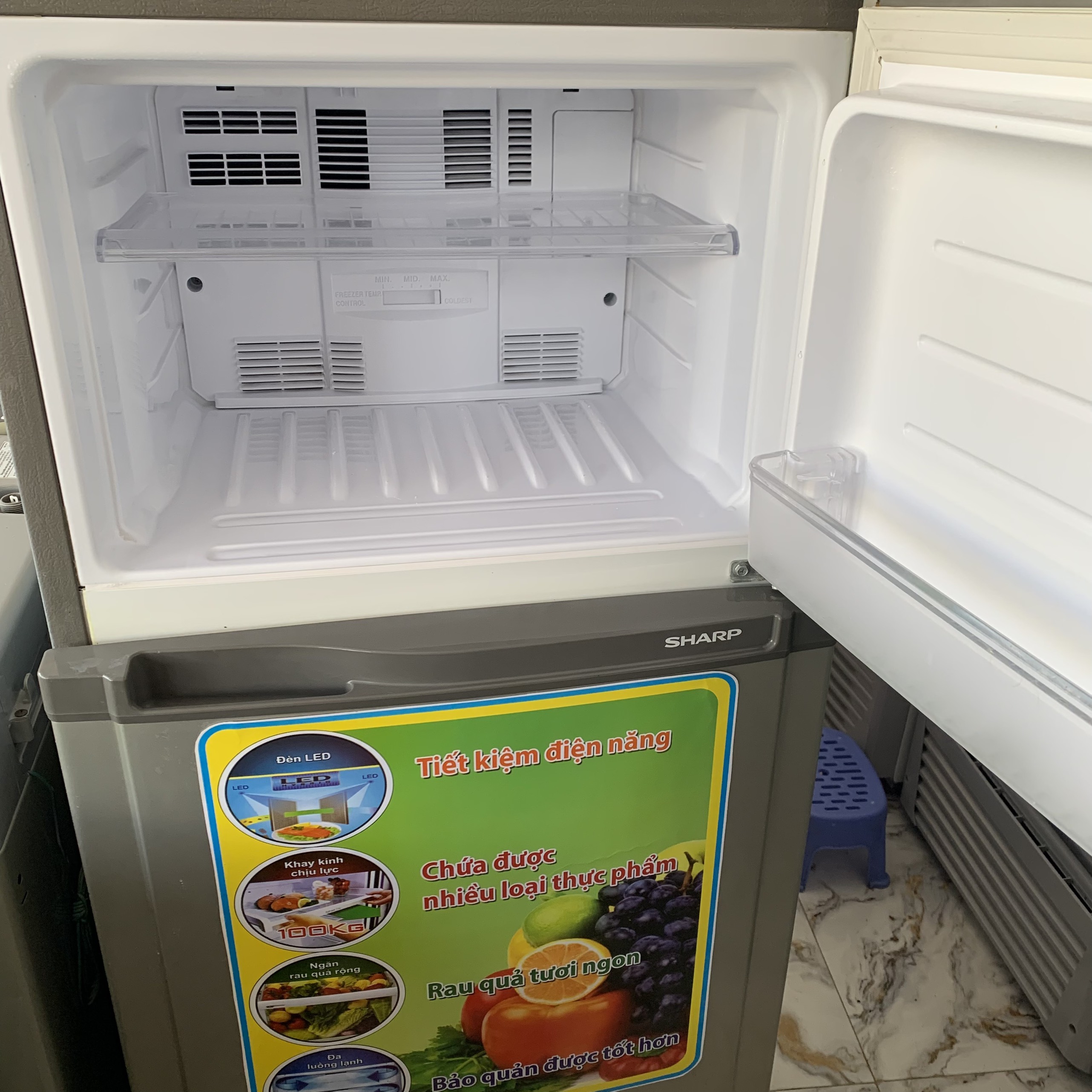 Tủ lạnh shapr sj-18vf1-cs