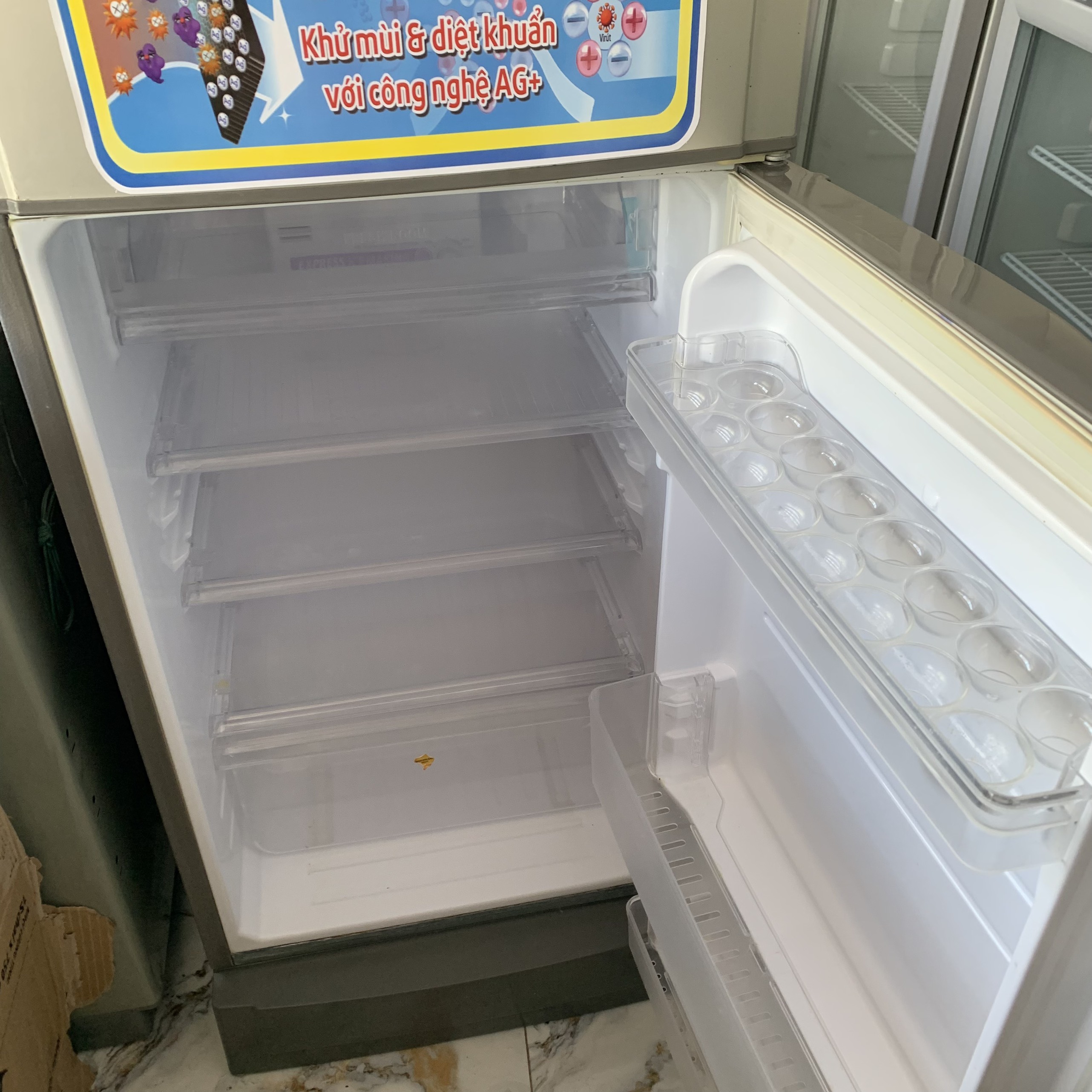 Tủ lạnh shapr sj-18vf1-cs