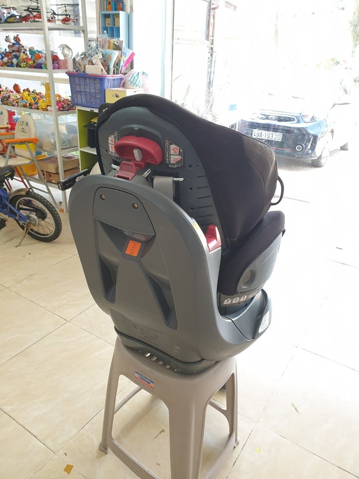 Ghế ngồi ô tô trẻ em Aprica Fladea