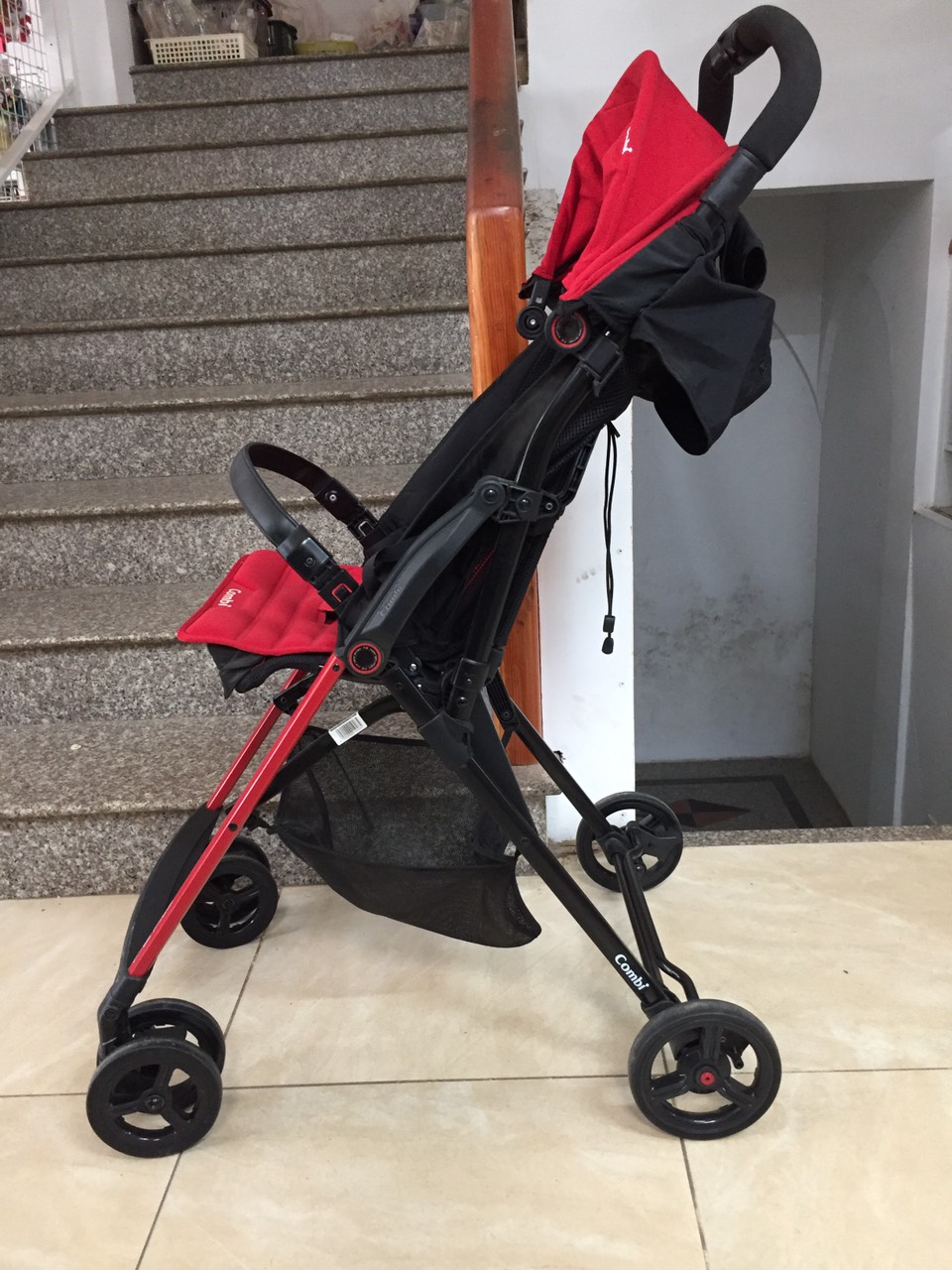 Xe đẩy Combi F2 Plus thanh lý