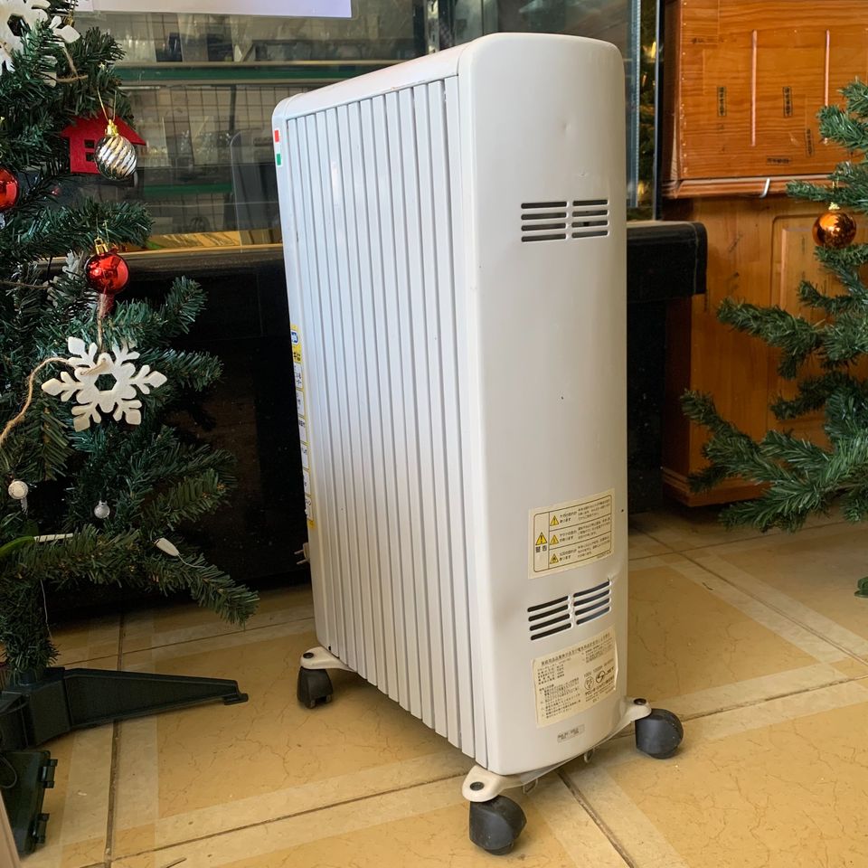 Máy sưởi dầu Delonghi