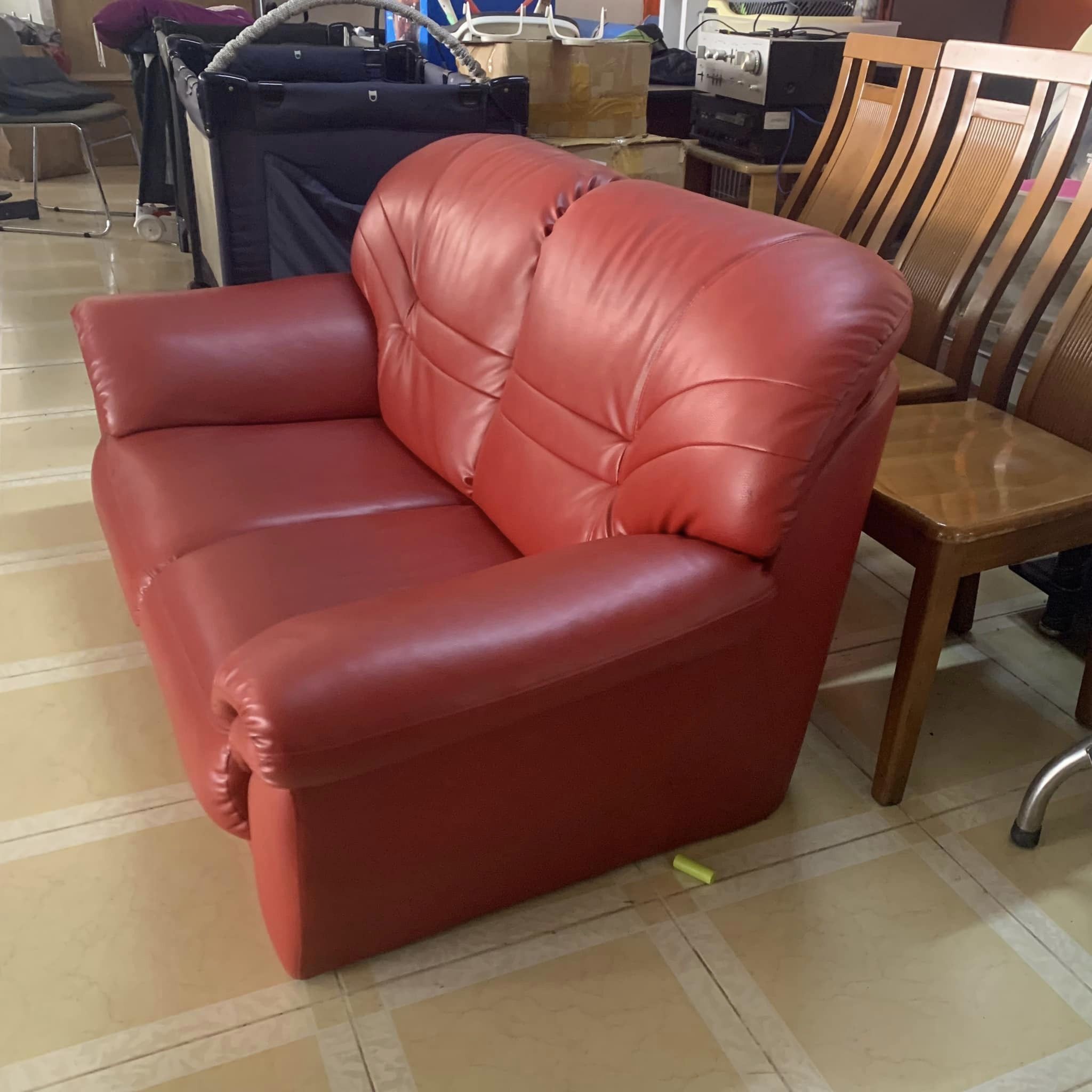 Ghế sofa đỏ
