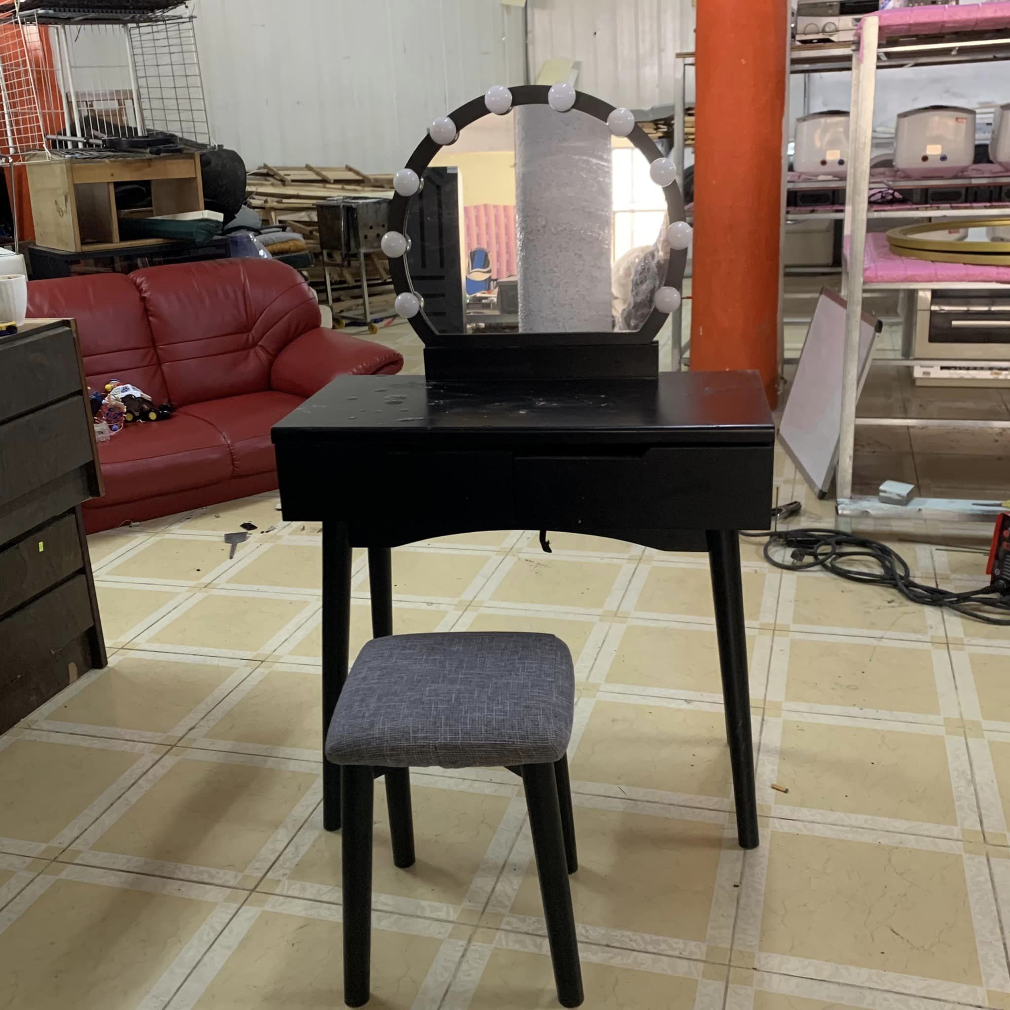 Bộ bàn trang điểm 400