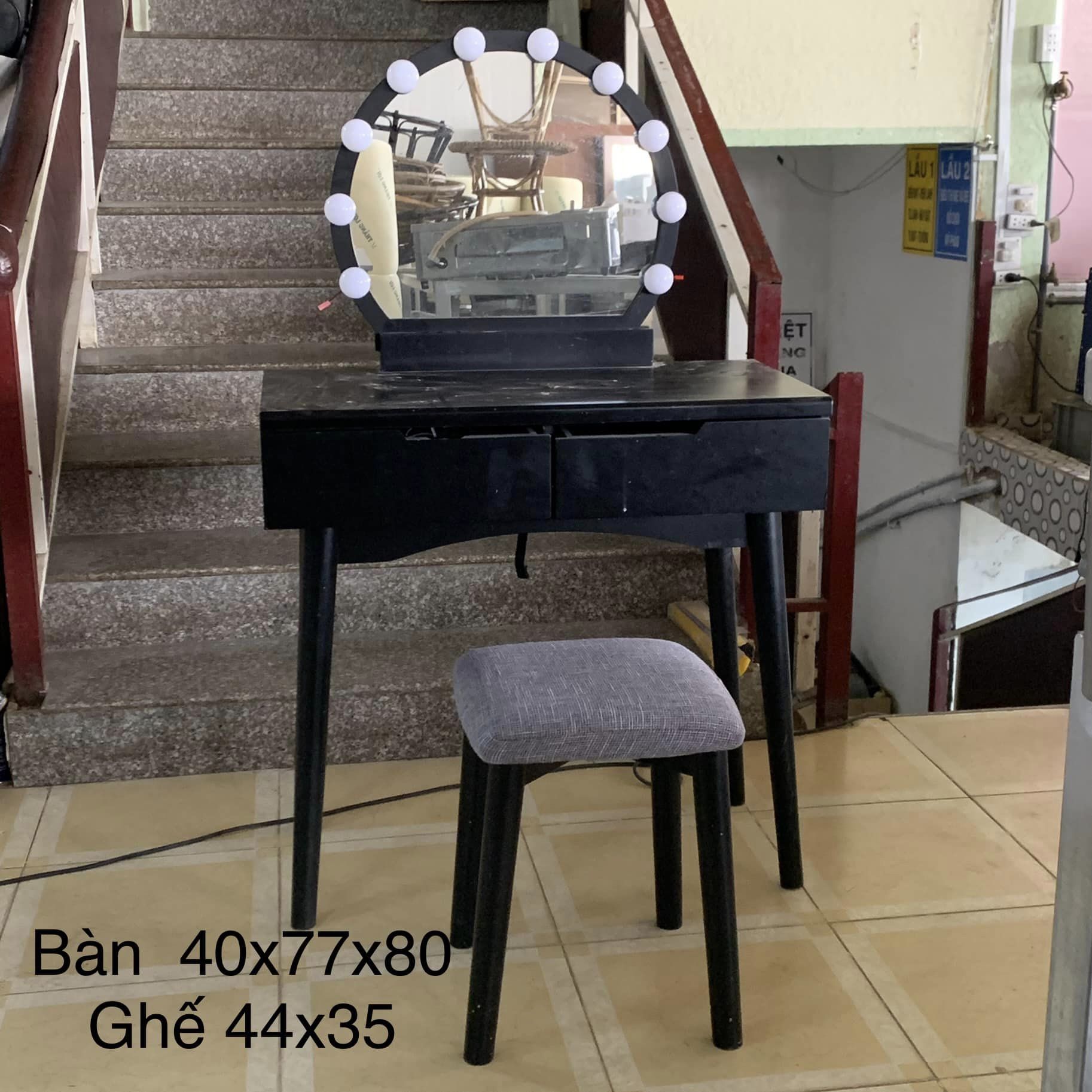 Bộ bàn trang điểm 400