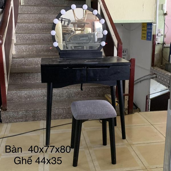 Bộ bàn trang điểm 400