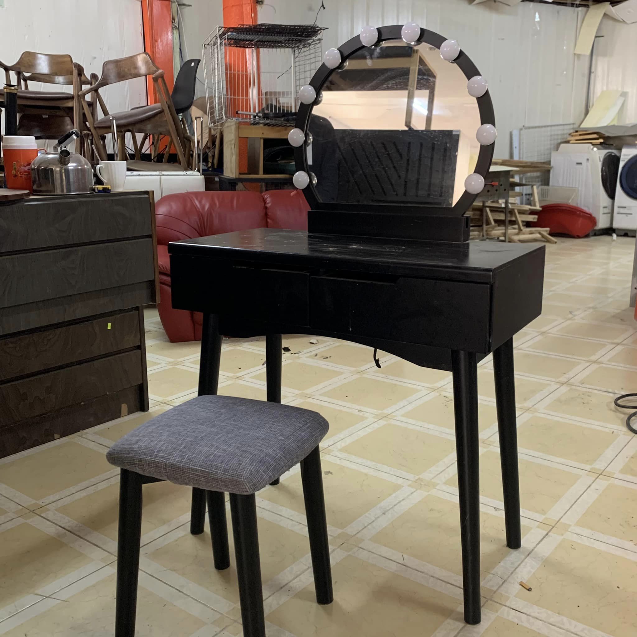 Bộ bàn trang điểm 400