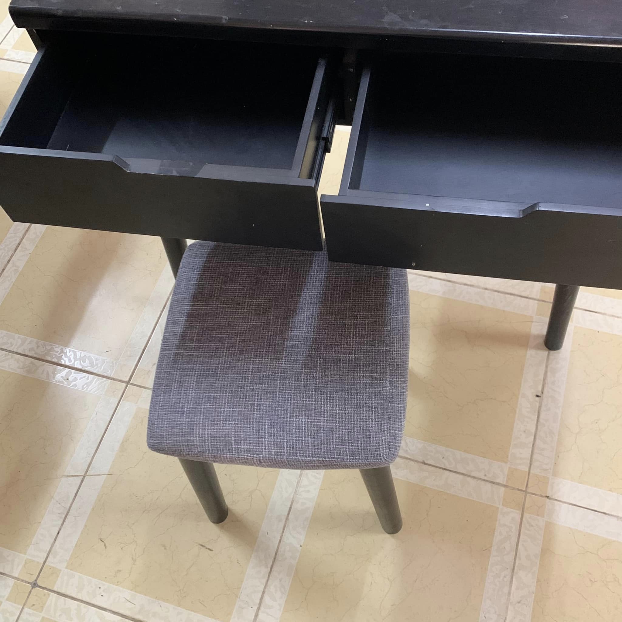 Bộ bàn trang điểm 400