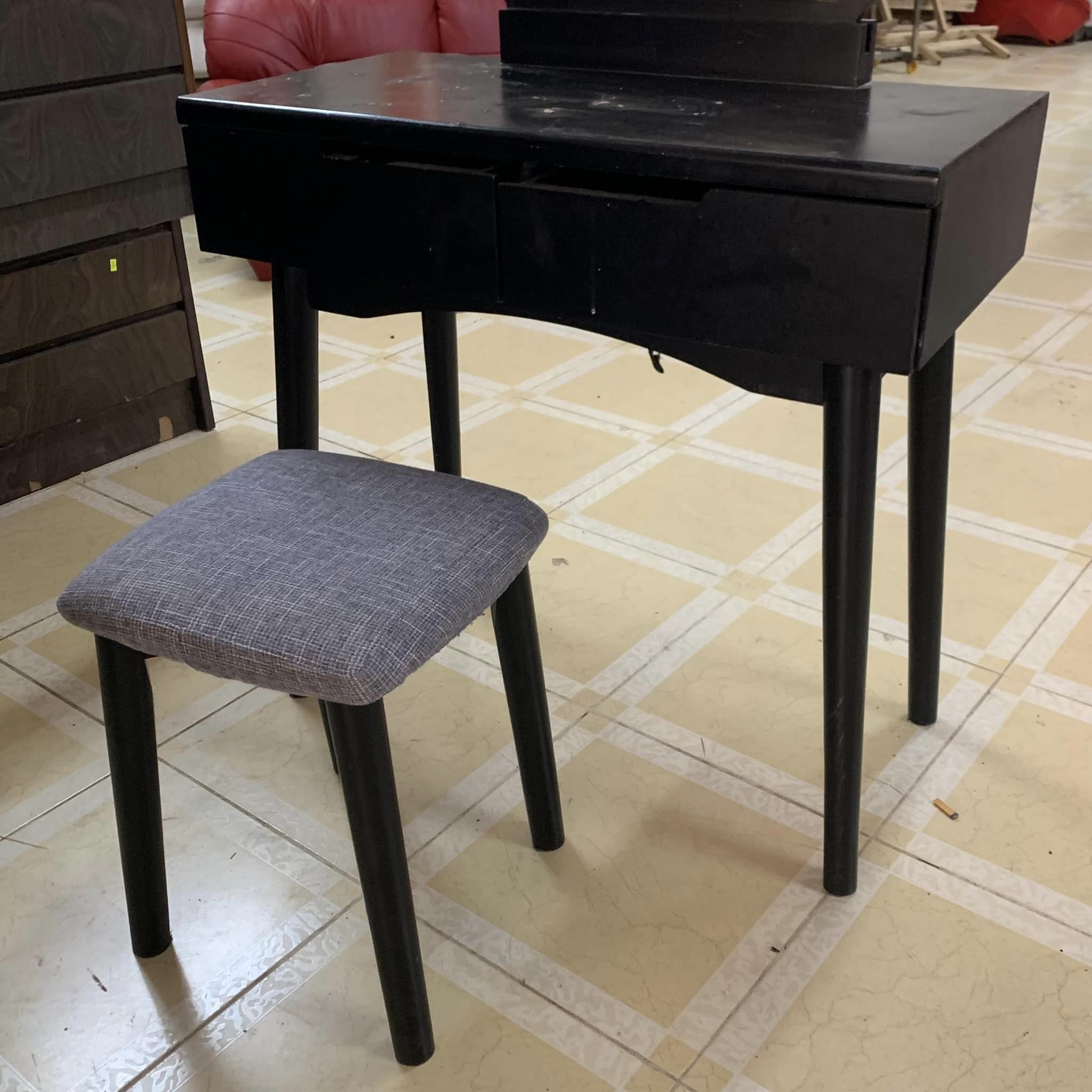 Bộ bàn trang điểm 400