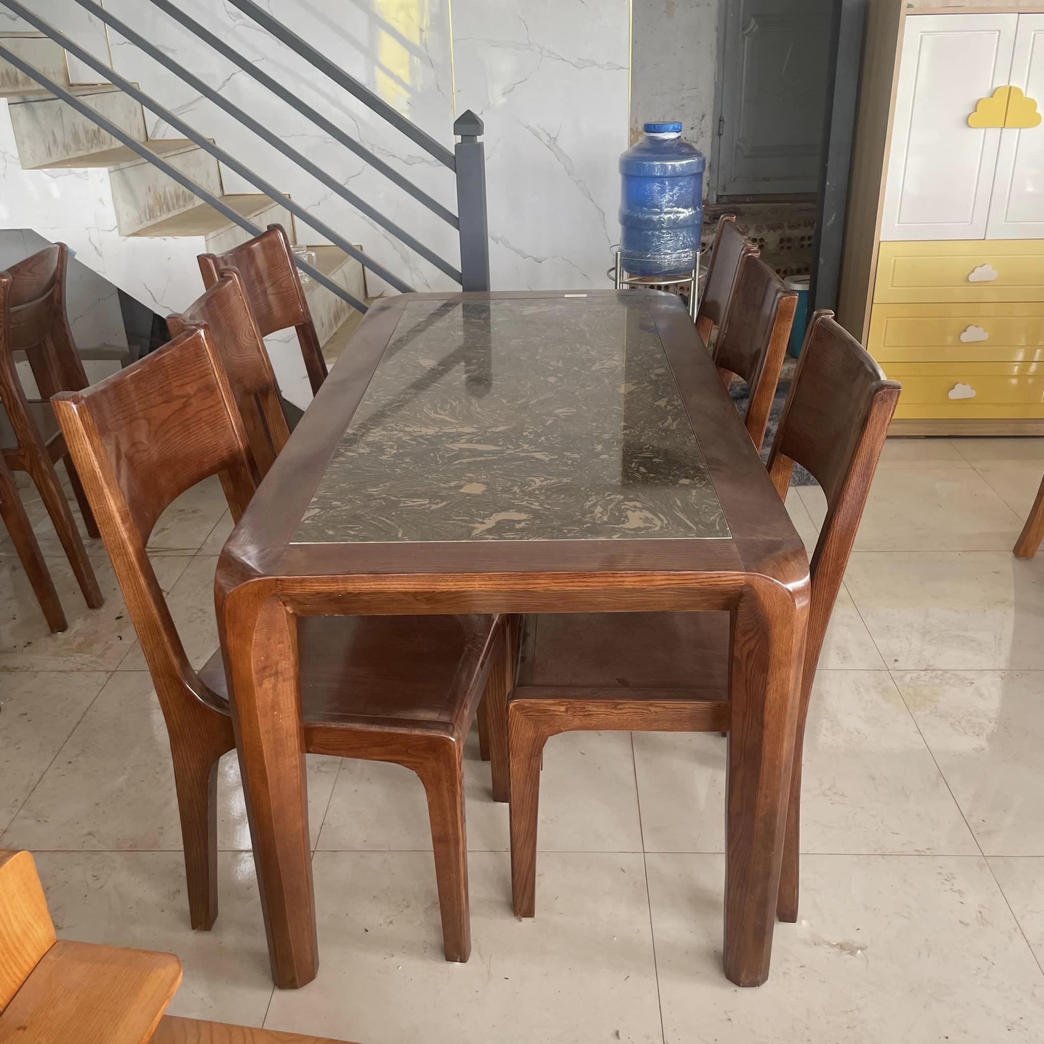 Bộ bàn ăn gỗ sồi nâu đậm