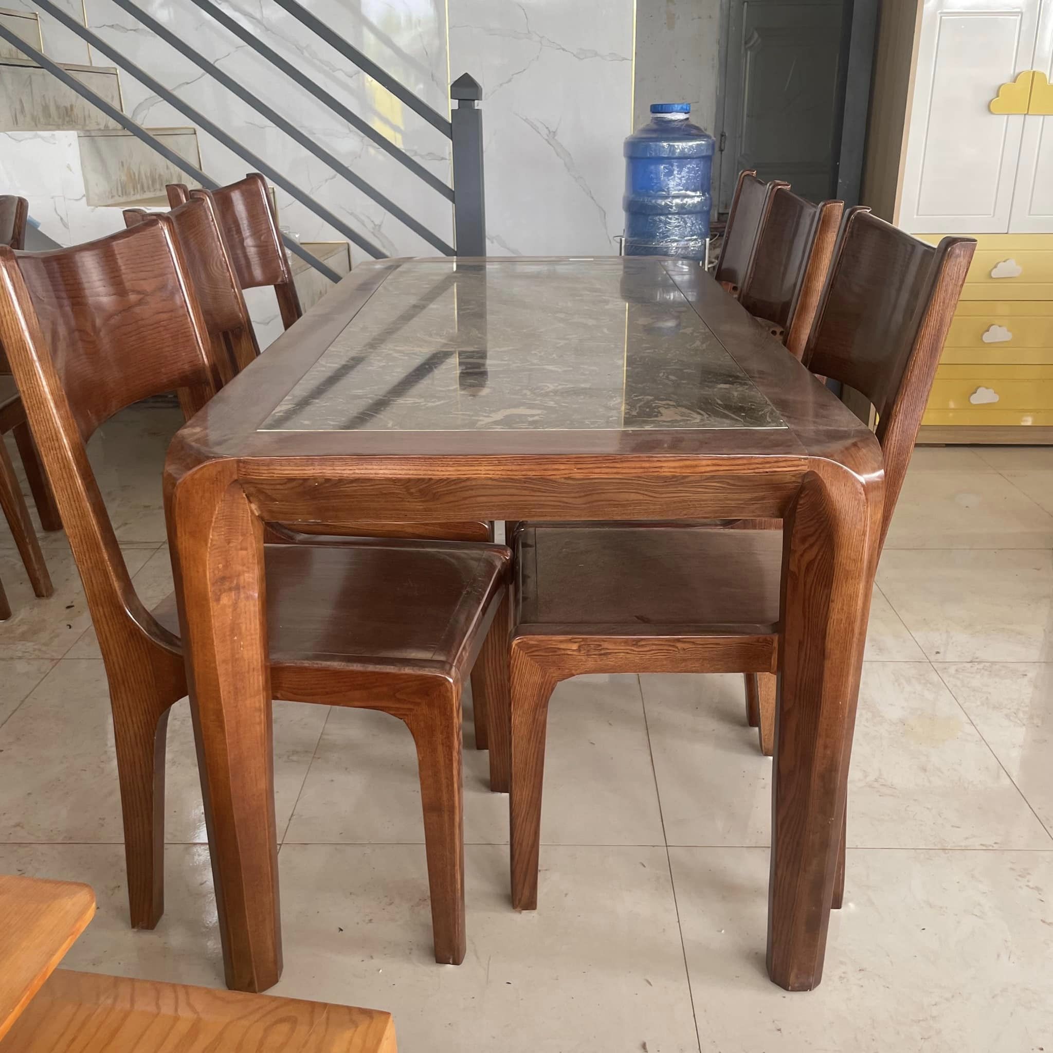 Bộ bàn ăn gỗ sồi nâu đậm