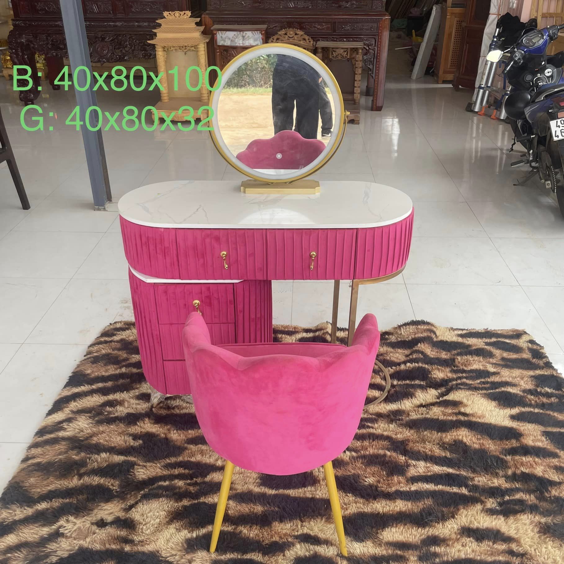 Bàn trang điểm hồng cánh sen