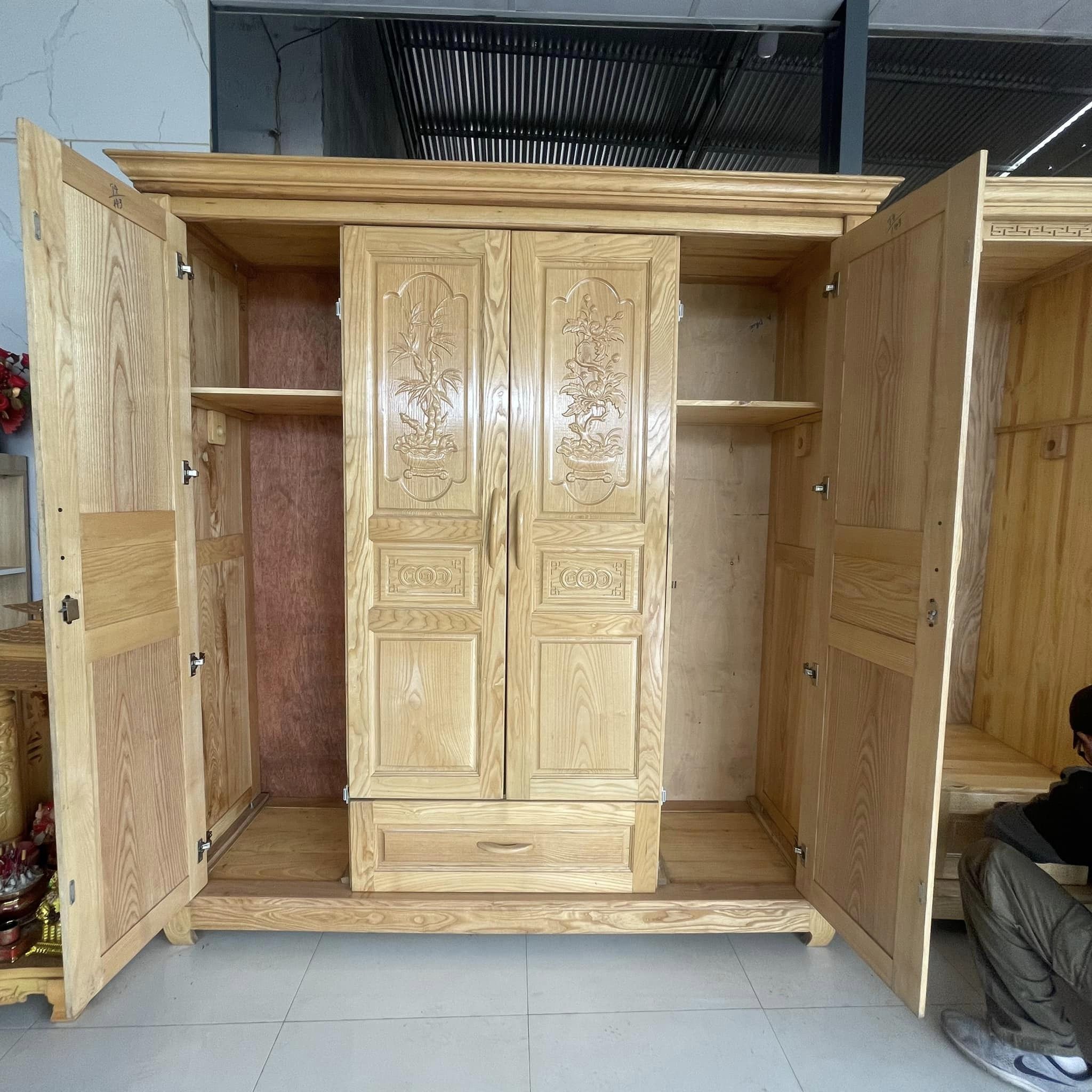 Tủ quần áo gỗ sồi 4 cánh