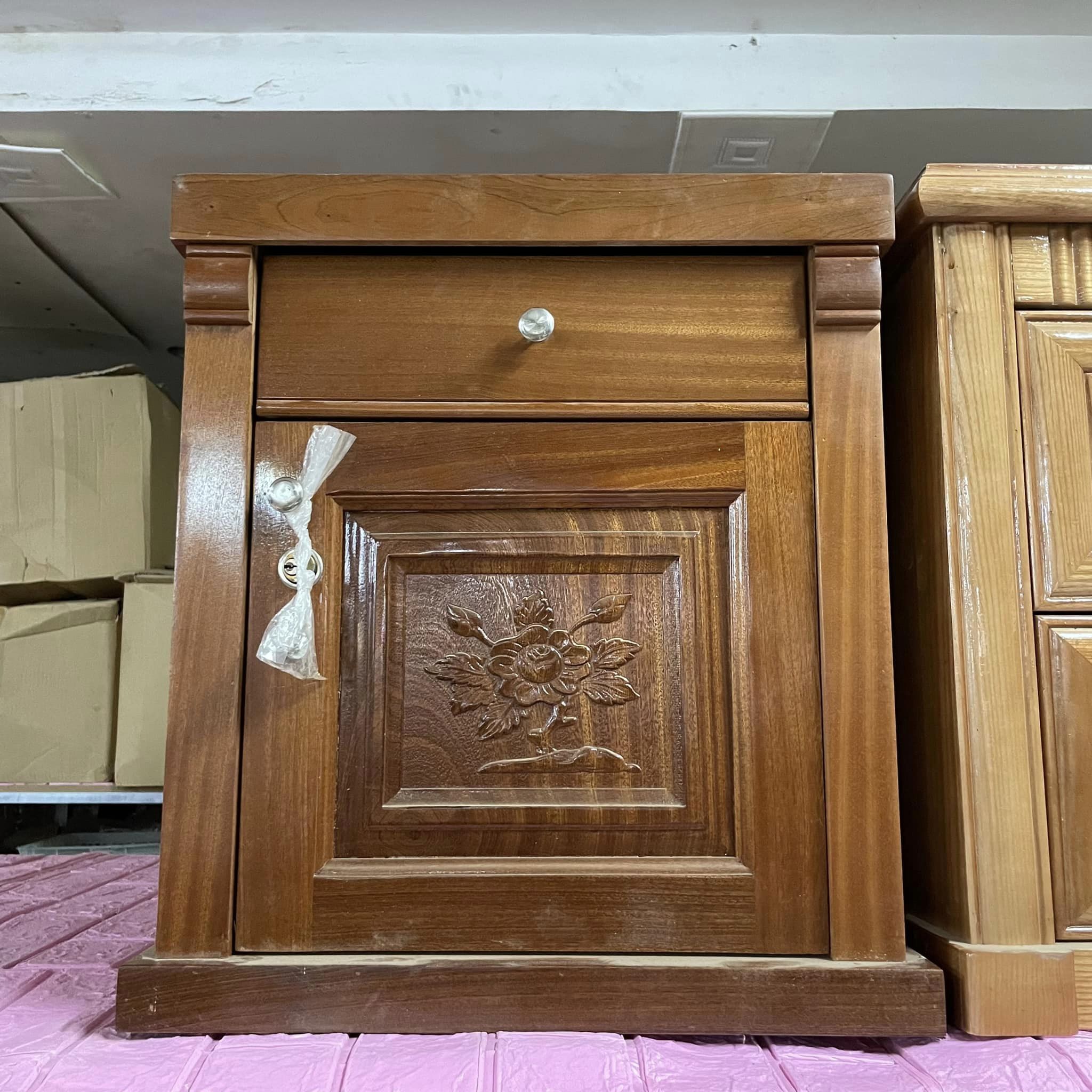 Tab đầu giường