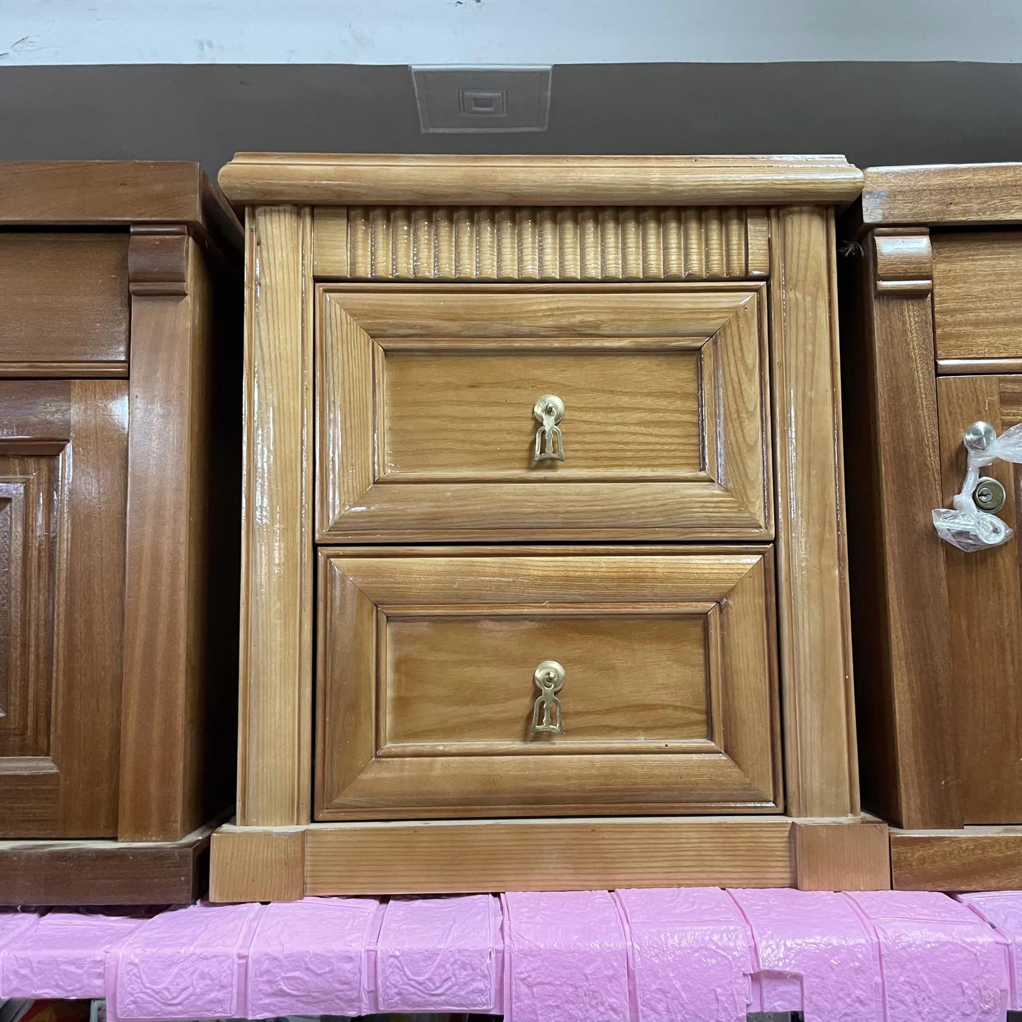 Tab đầu giường