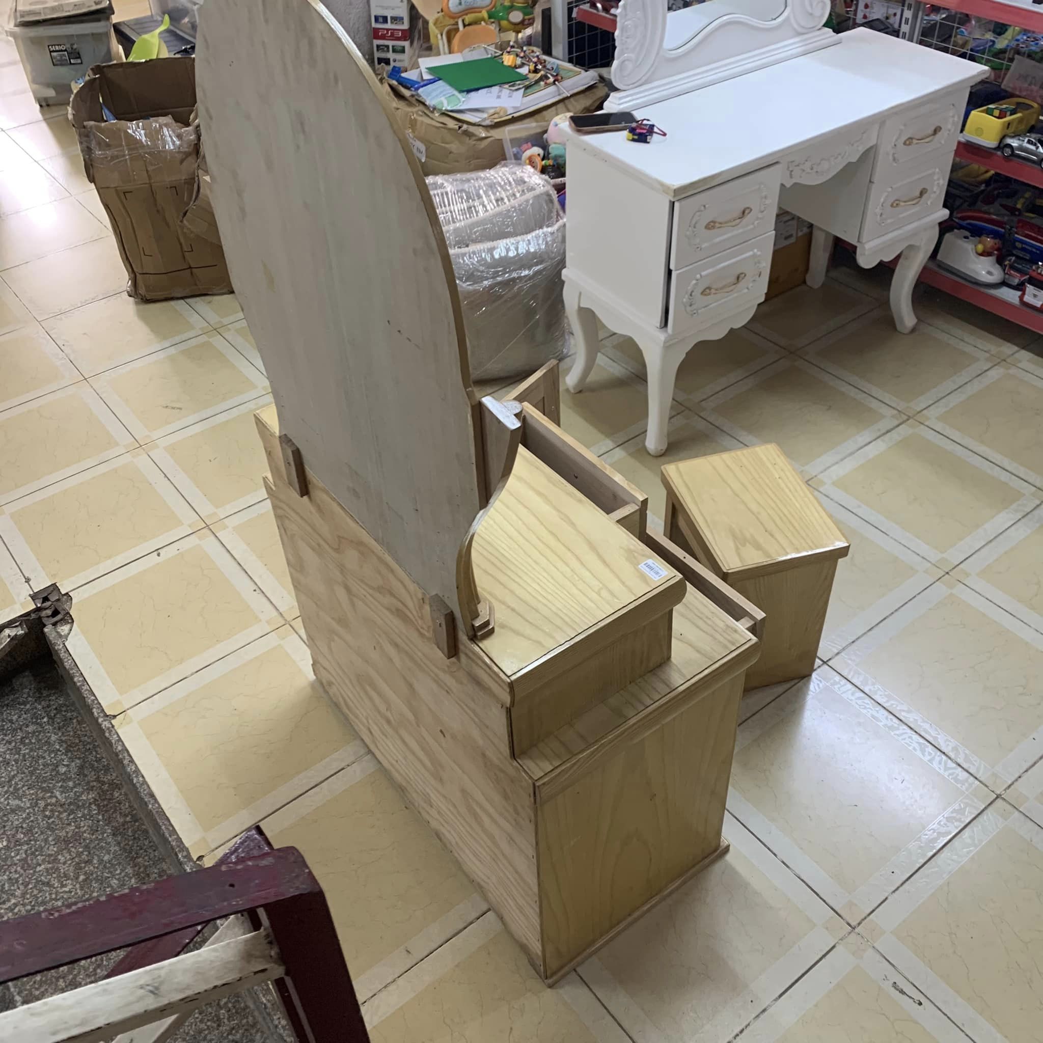 Bàn trang điểm gỗ sồi gương tròn