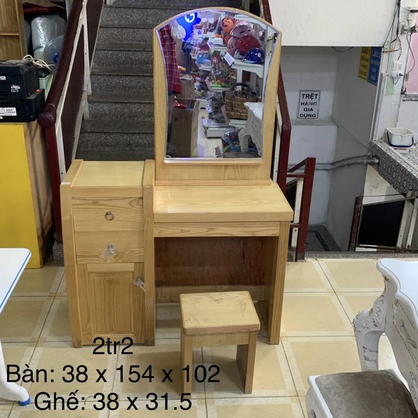 Bàn trang điểm gỗ sồi gương vuông