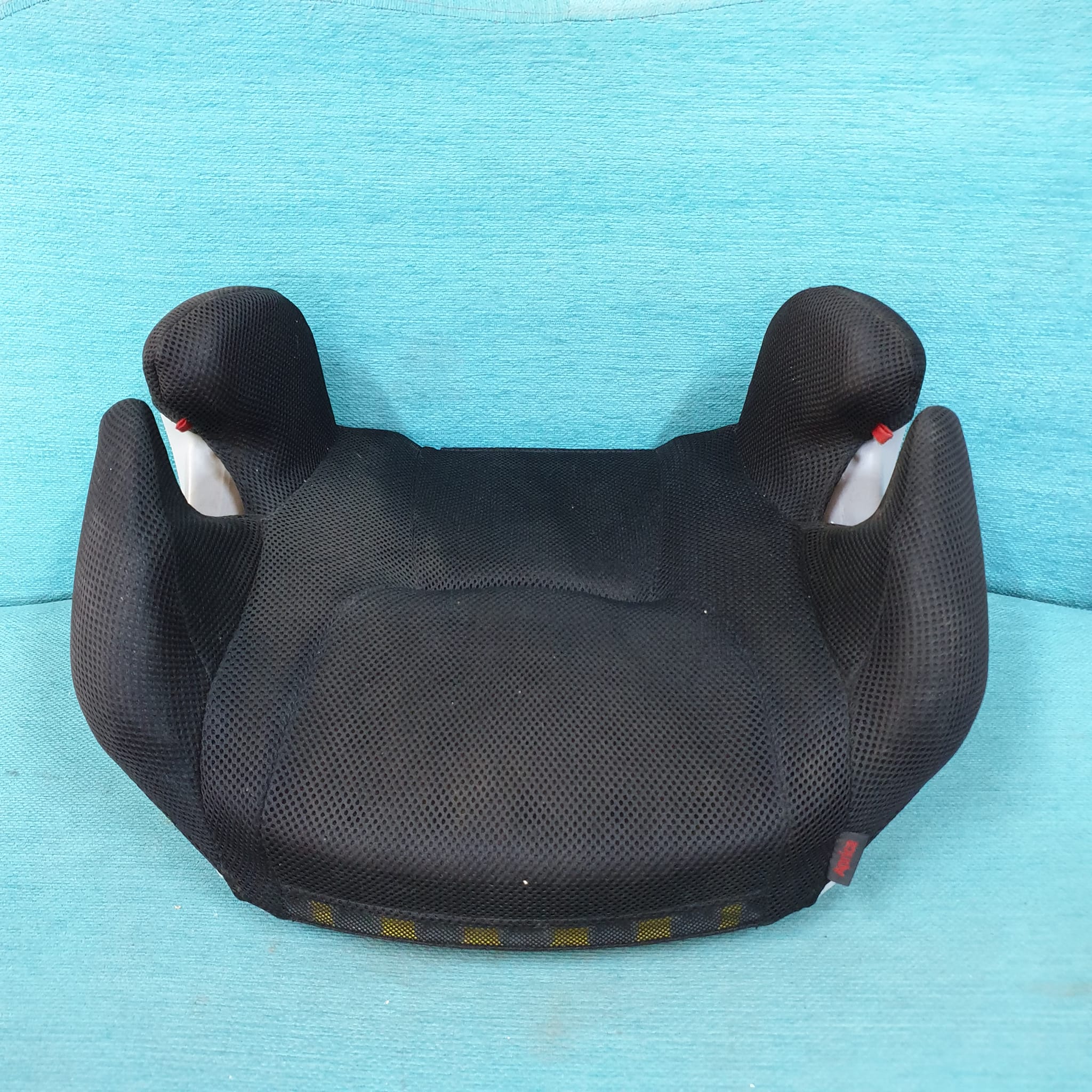 GHẾ ĐỆM NGỒI Ô TÔ CHO BÉ